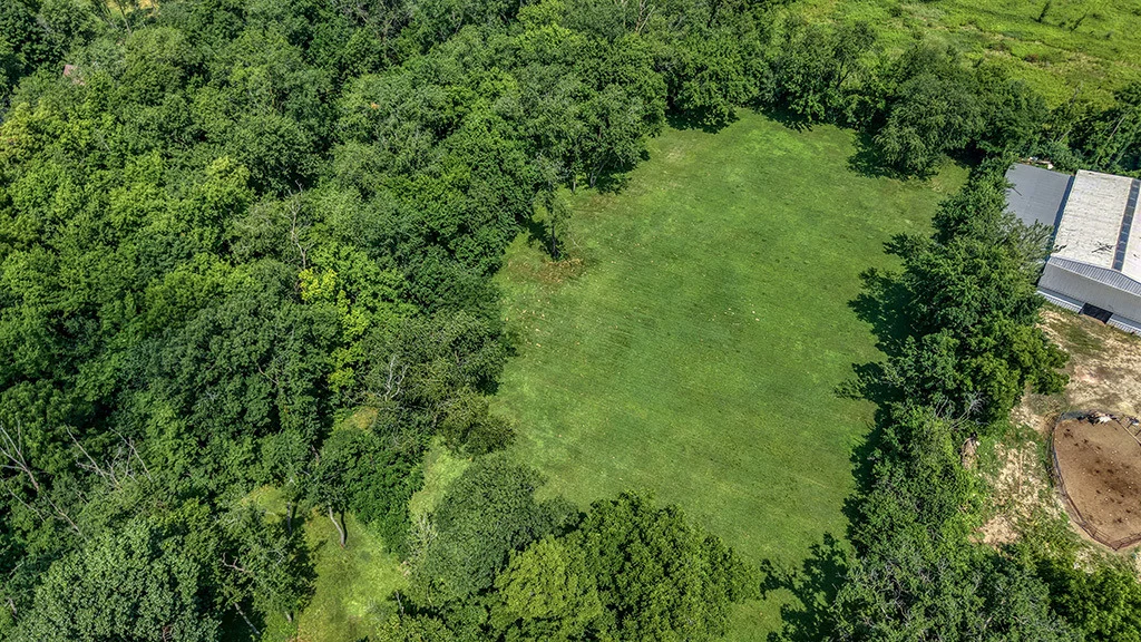 Photo of 2115 MAPLE Road