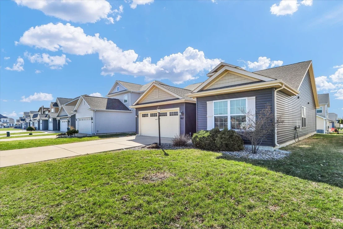 Photo of 407 Bardeen Lane