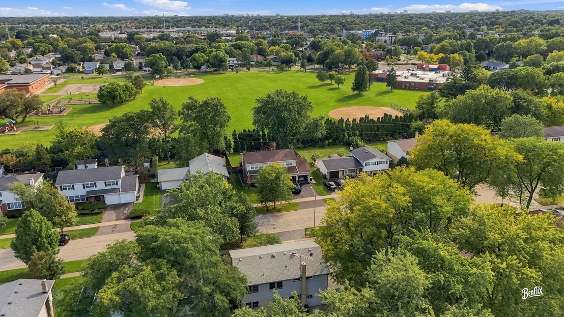 Photo of 4 W Suffield Drive