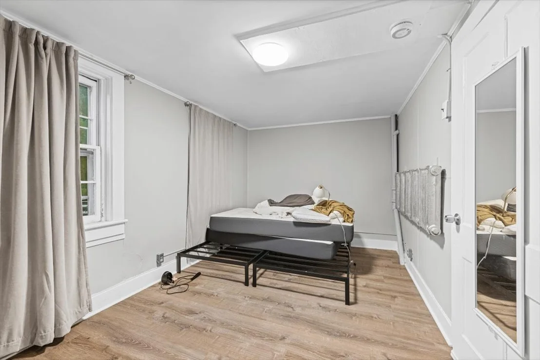 Photo of 1235 Leon Place
