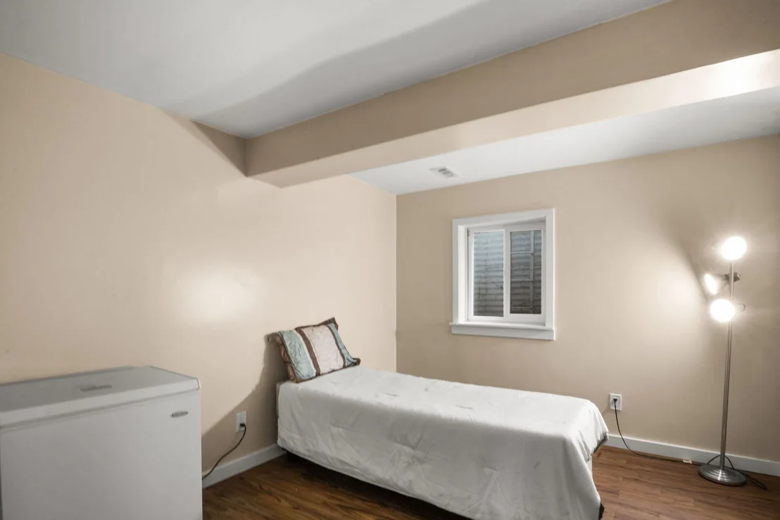 Photo of 13 Dumbarton Oaks Place