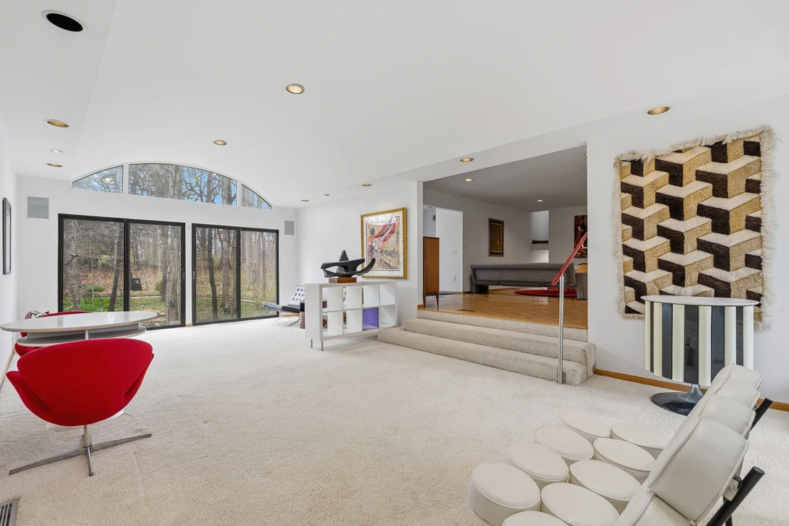 Photo of 324 Gina Drive