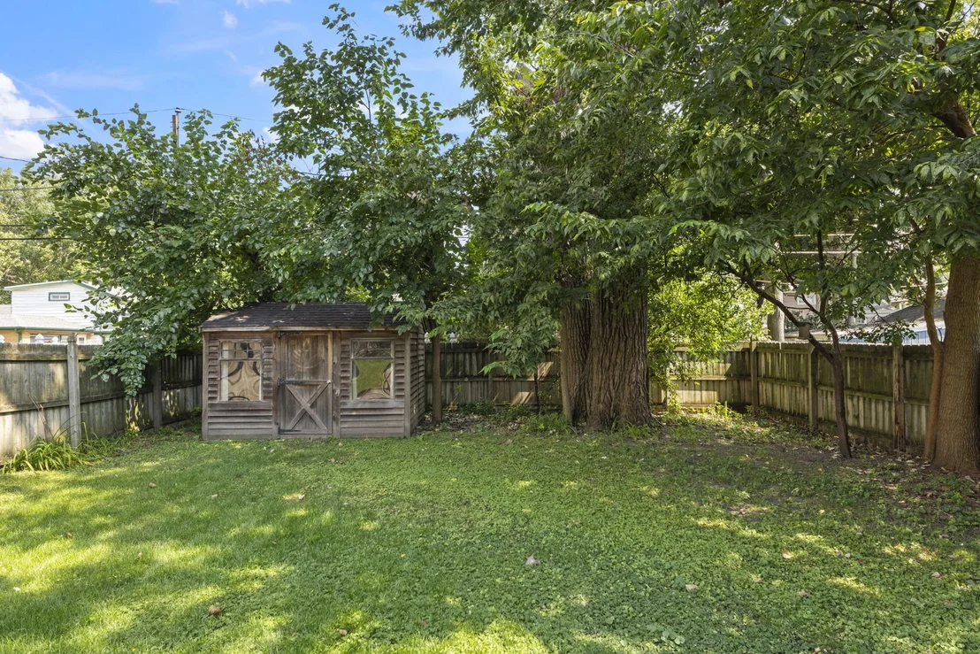 Photo of 133 N Geneva Avenue