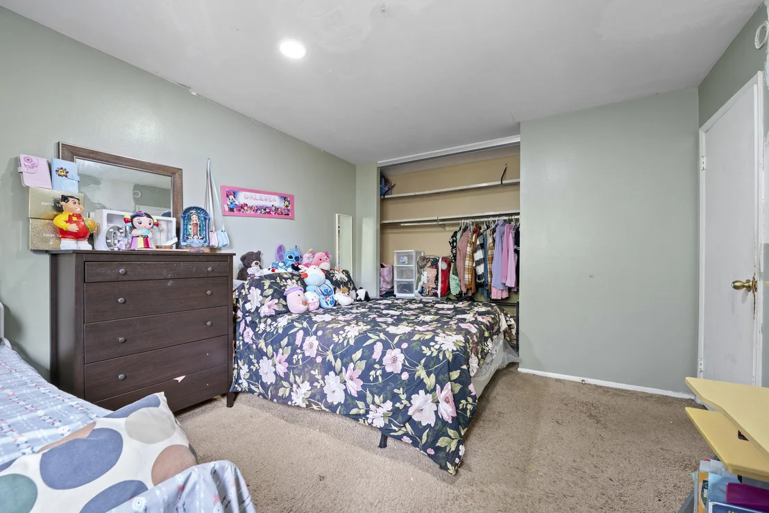 Photo of Unit 14 at 2504 Algonquin Road