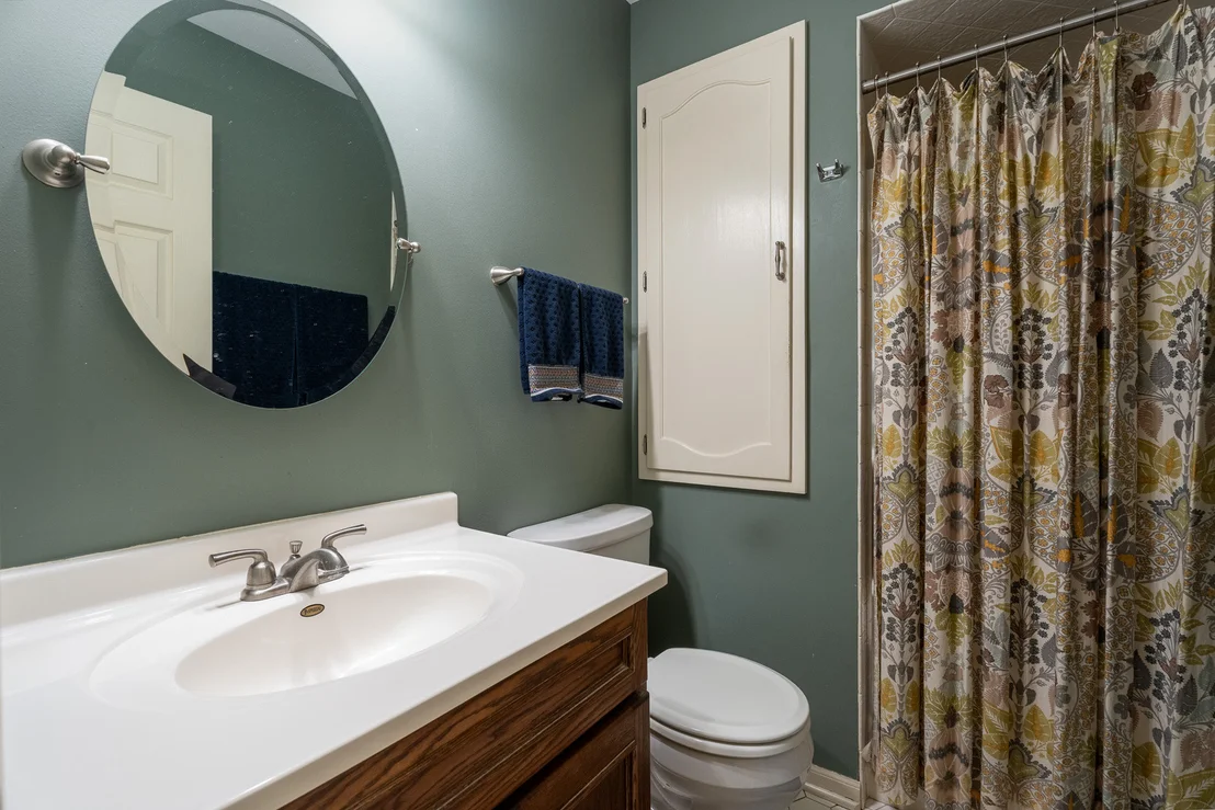 Photo of Unit 0 at 818 Shagbark Road