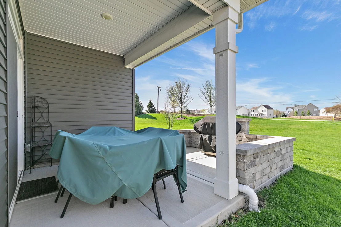Photo of 979 Crestview Lane