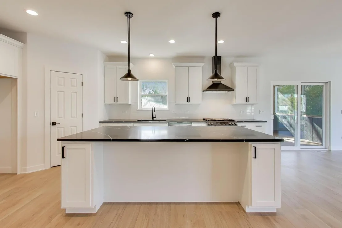 Photo of 894 N Quentin Road