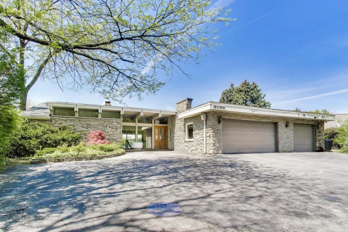 Photo of 2100 Valley Lo Lane