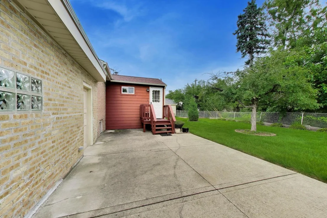 Photo of 7338 Beckwith Road