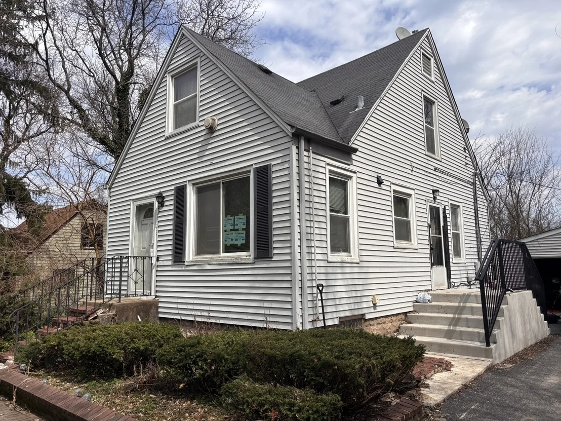 Photo of 16343 Central Park Avenue