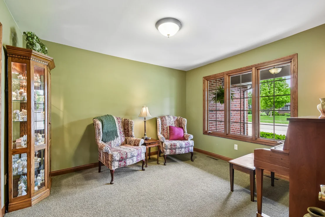 Photo of 1041 Lakeview Drive