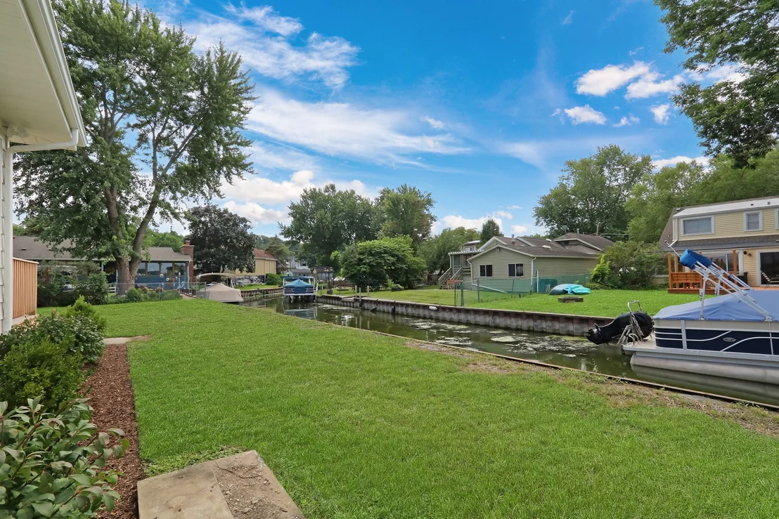 Photo of 28 Lakeside Lane
