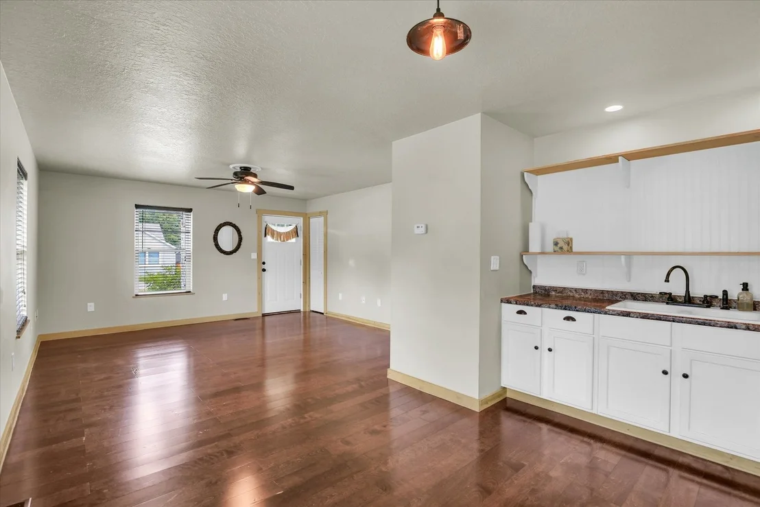 Photo of 521 N McClellan Street