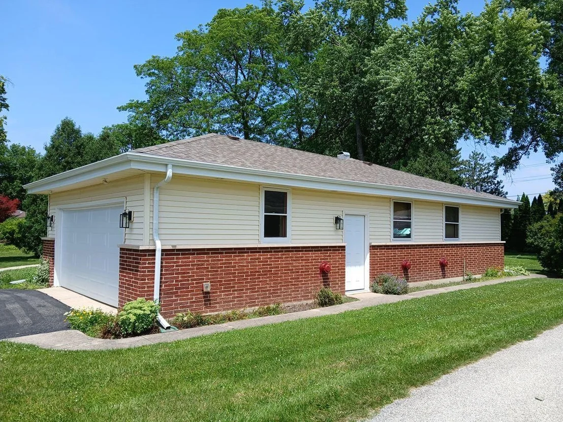 Photo of 121 N Mandel Lane