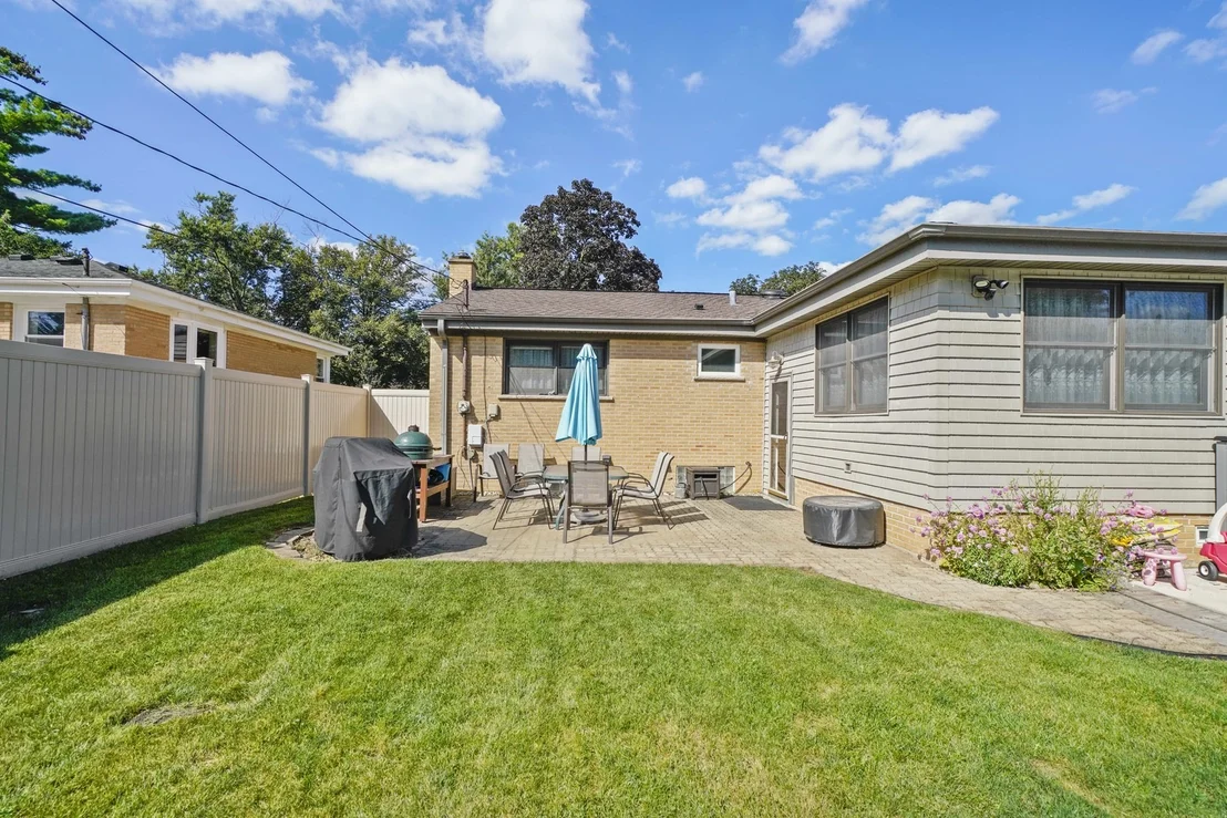 Photo of 421 Vassar Lane
