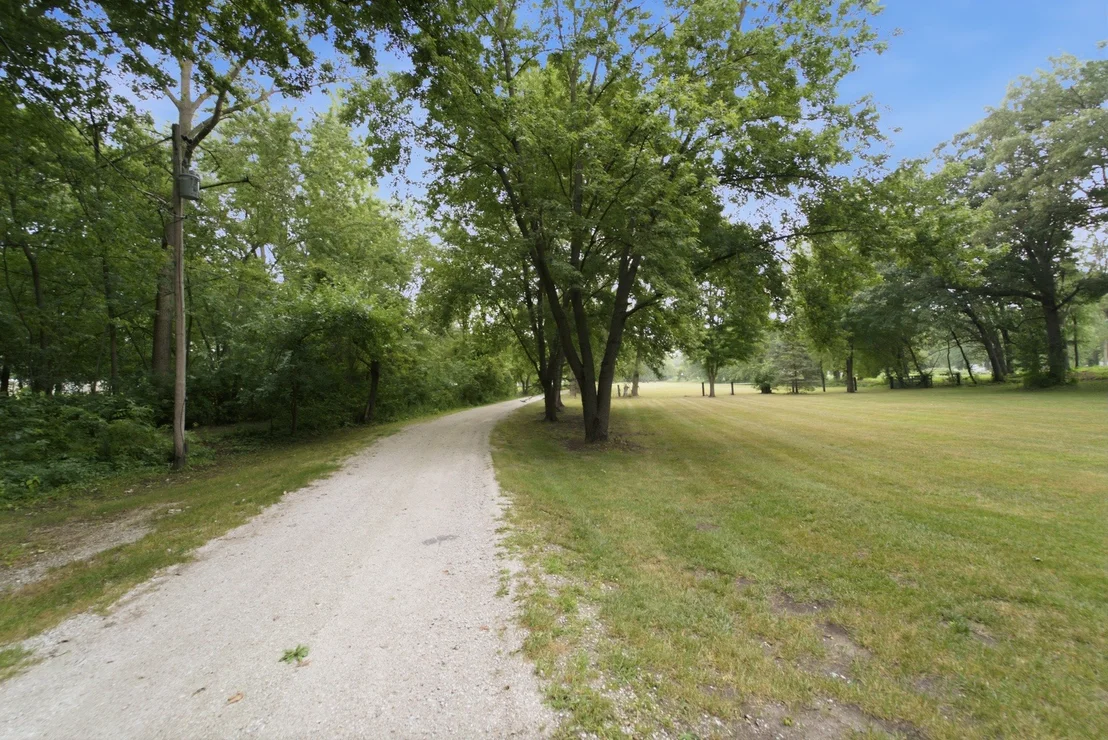 Photo of 330 S 5000w Road