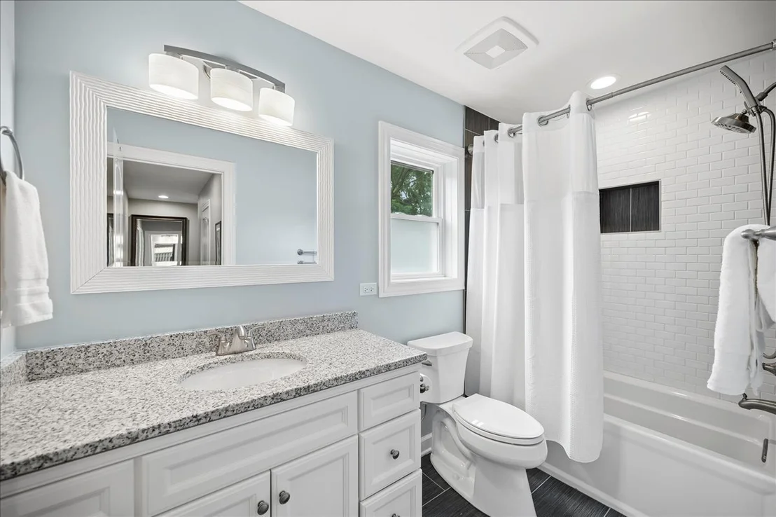 Photo of 586 Earl Drive
