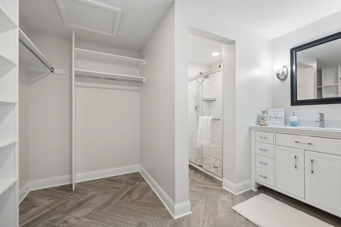 Photo of 1249 STONEGATE Road