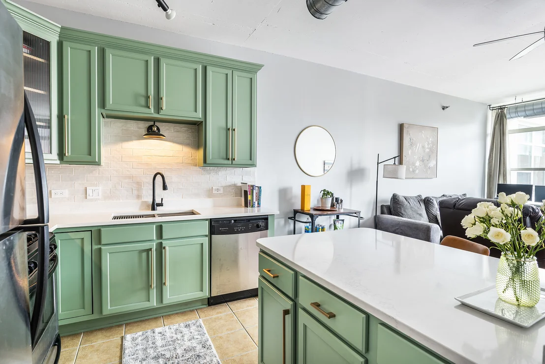 Photo of Unit 701 at 909 W Washington Boulevard