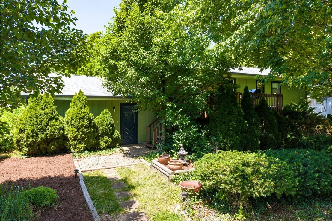 Photo of 218 Cambridge Drive
