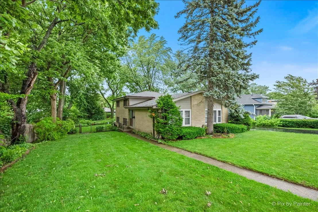 Photo of 2530 Old Glenview Road