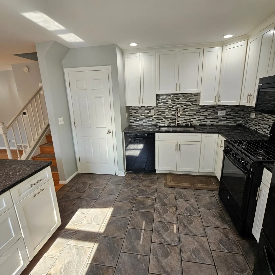 Photo of 618 W Comstock Avenue