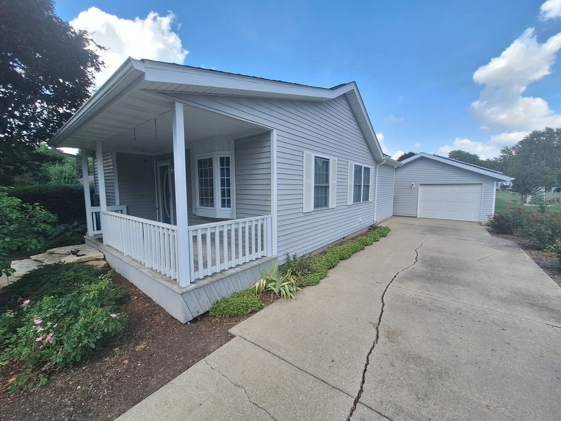 Photo of 303 Prairie Street