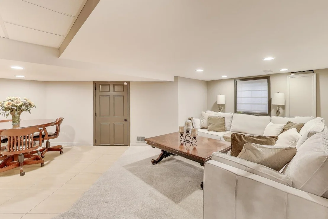 Photo of 829 Heatherstone Drive