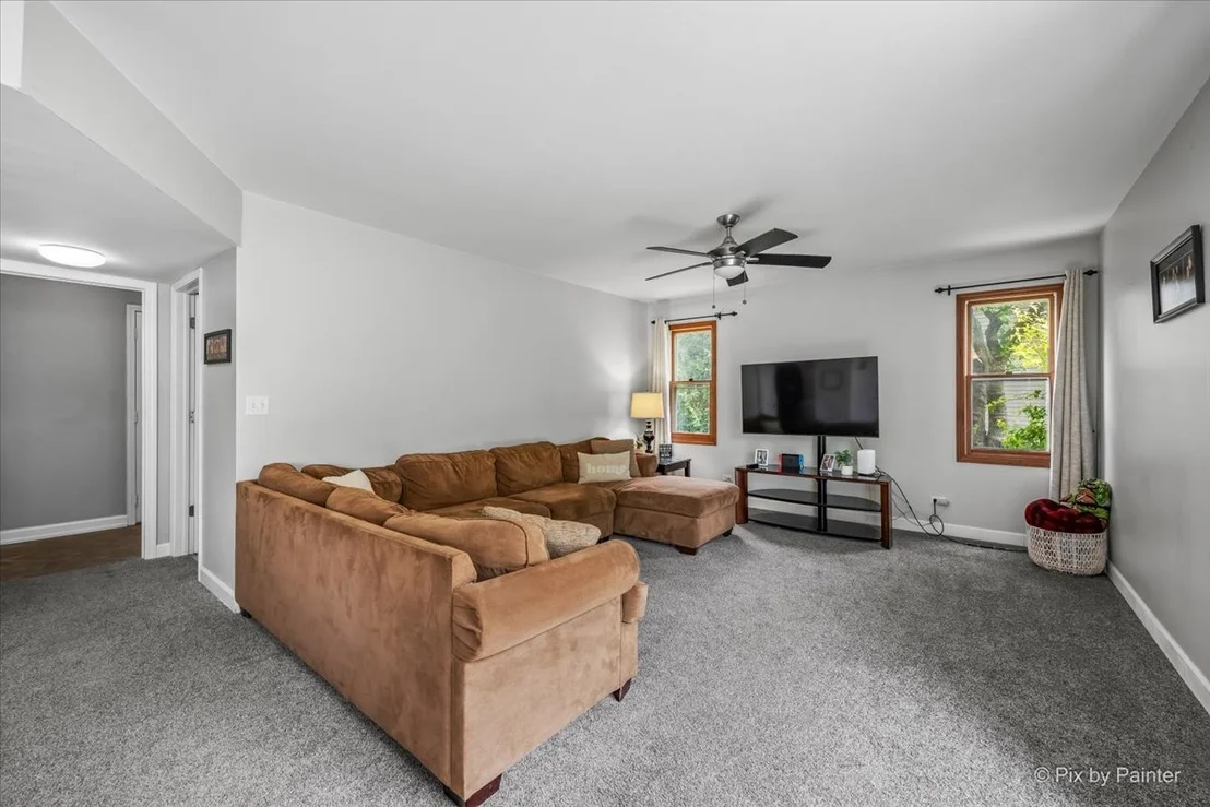 Photo of 658 WAINSFORD Drive