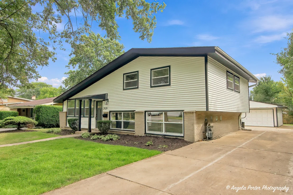 Photo of 2929 Central Road
