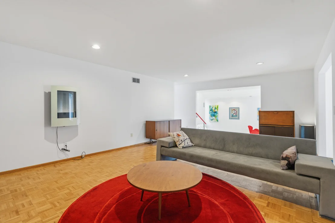 Photo of 324 Gina Drive