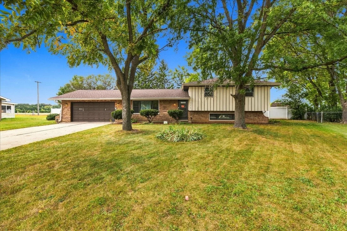 Photo of 23949 W Plainsman Circle
