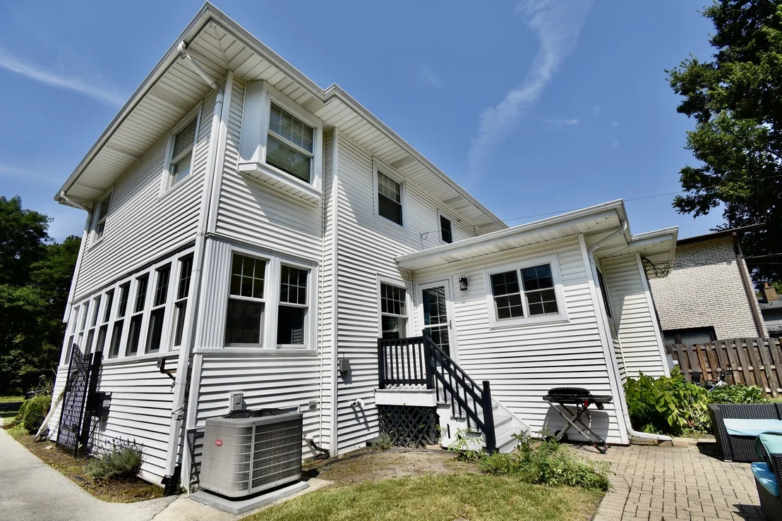 Photo of 1131 Thatcher Avenue
