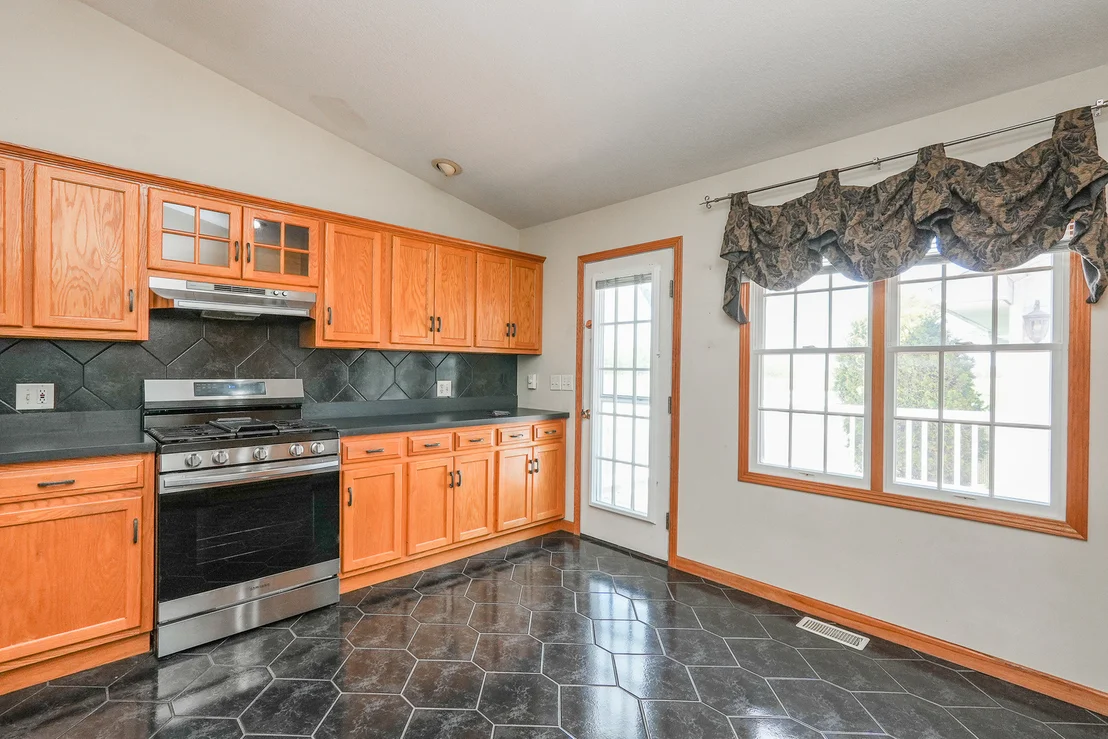 Photo of 671 Diversatech Drive N