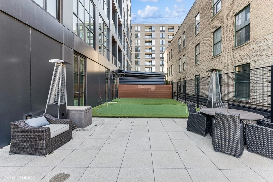 Photo of Unit 2E at 900 W Washington Boulevard