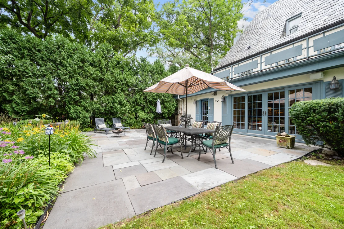 Photo of 908 Elm Place