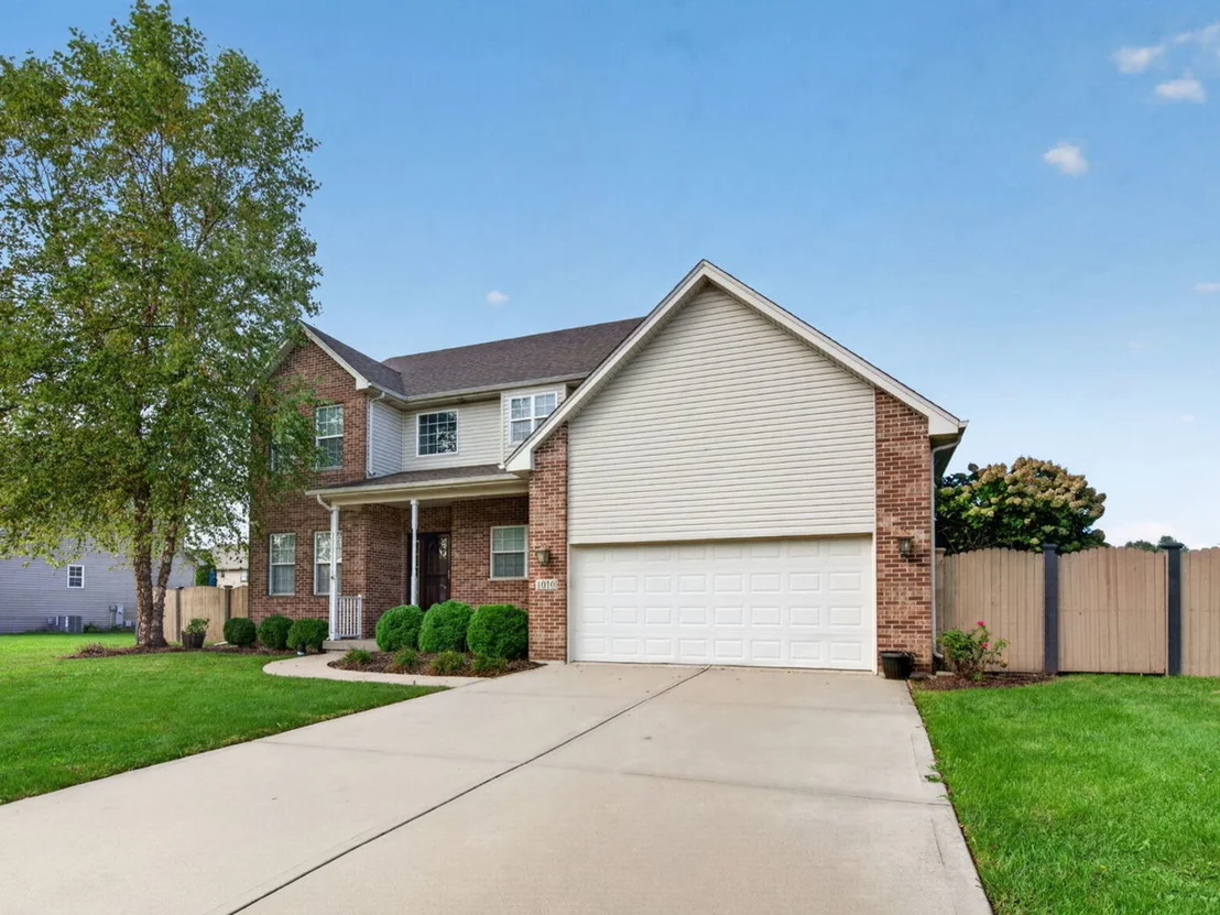 Photo of 1010 Heritage Drive