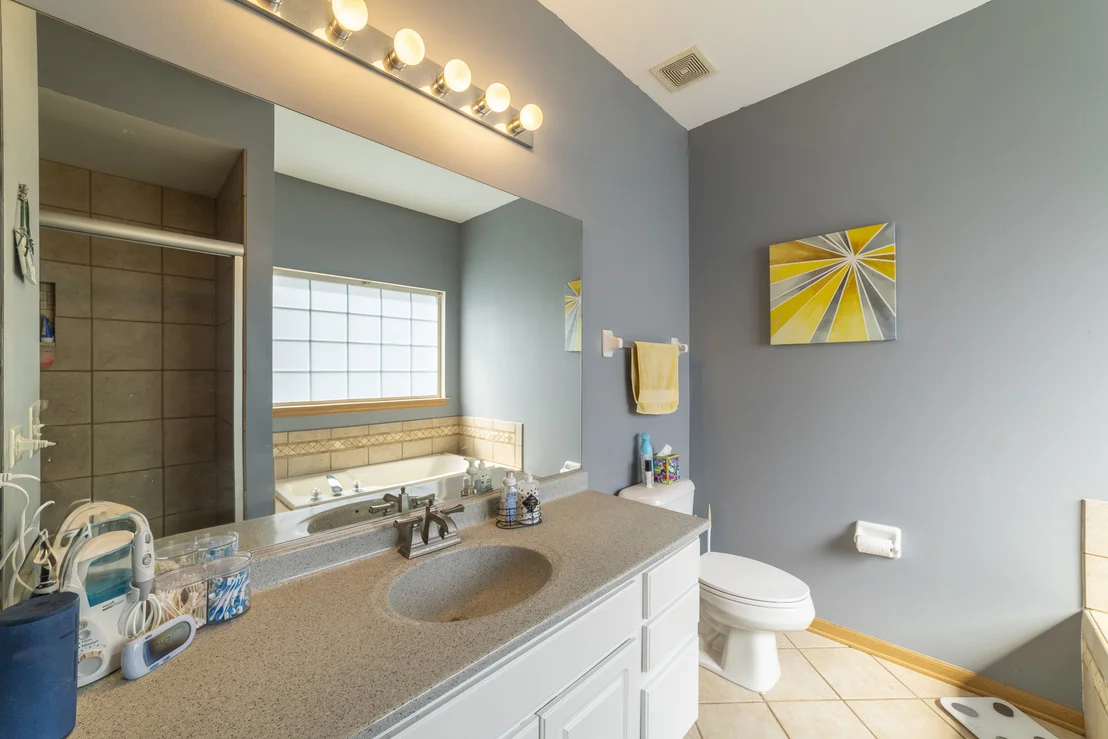 Photo of 16453 LAKESIDE Drive
