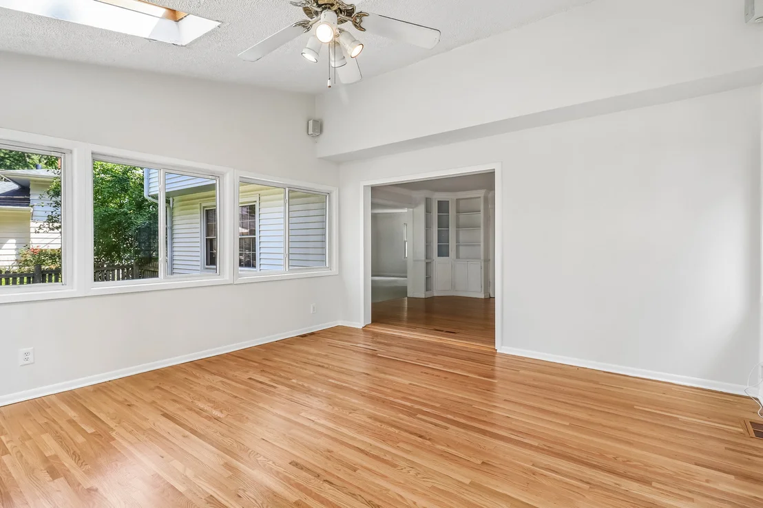Photo of 1053 Laurel Lane