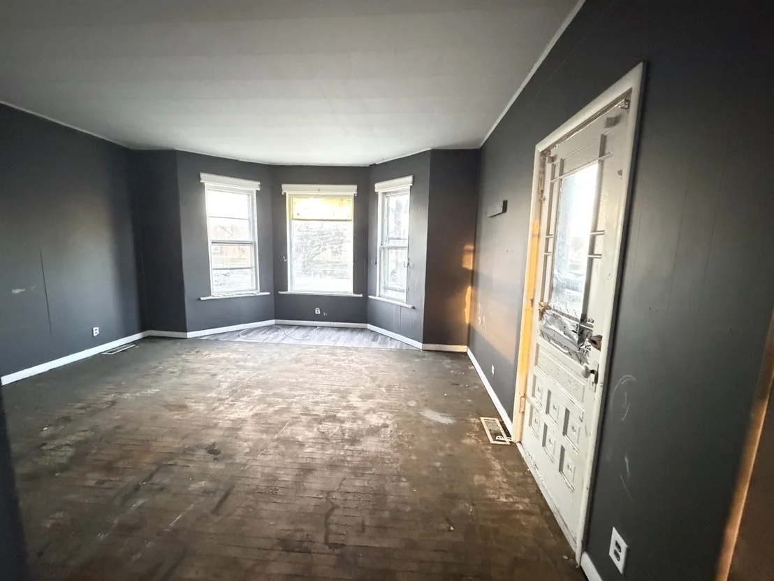 Photo of 337 N 6th Avenue