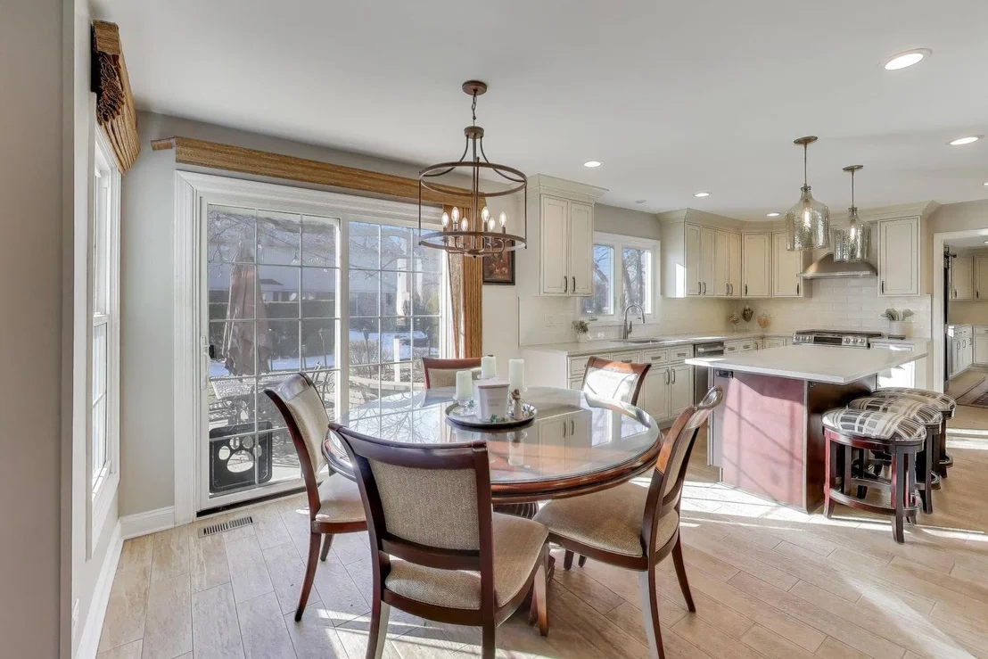 Photo of 829 Heatherstone Drive