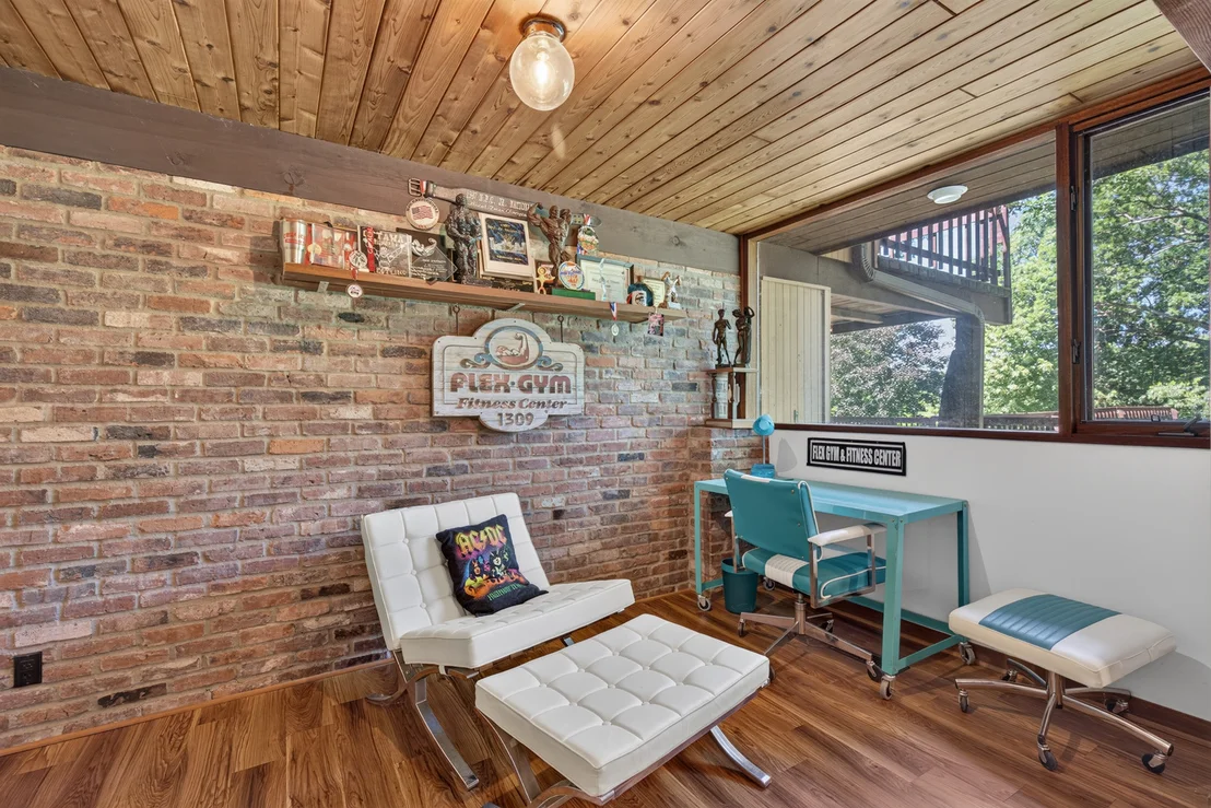 Photo of 2390 Circle Drive