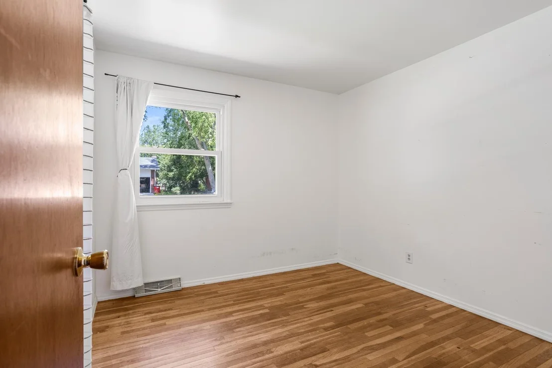 Photo of 2305 GLENOAK Drive