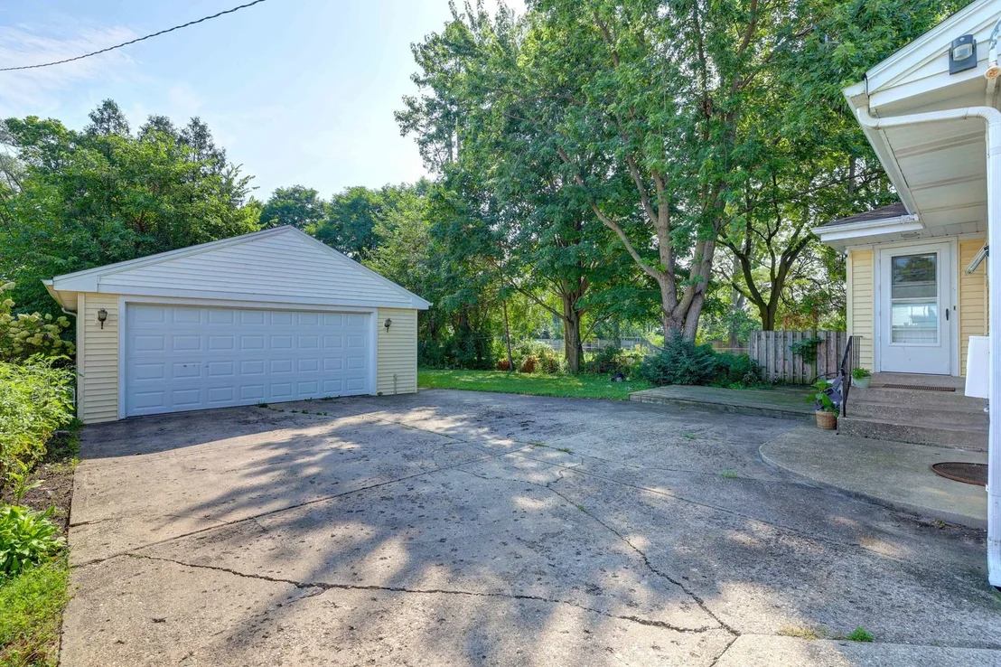 Photo of 2023 Cedar Street