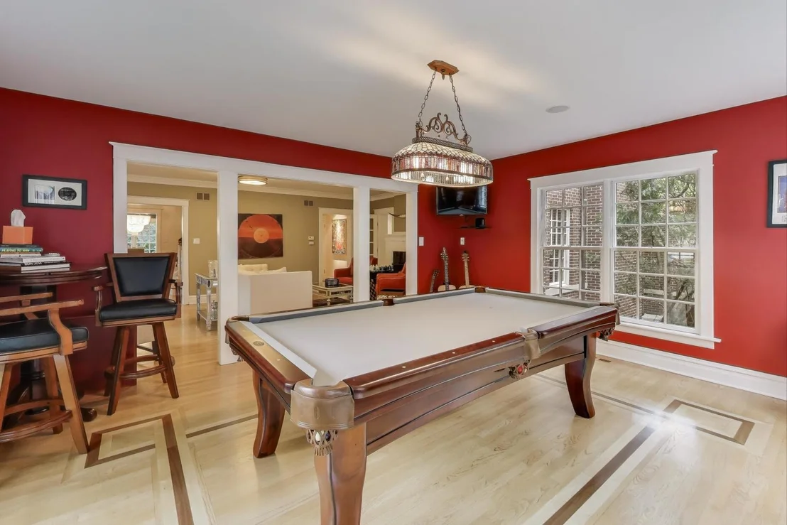 Photo of 547 JACKSON Avenue