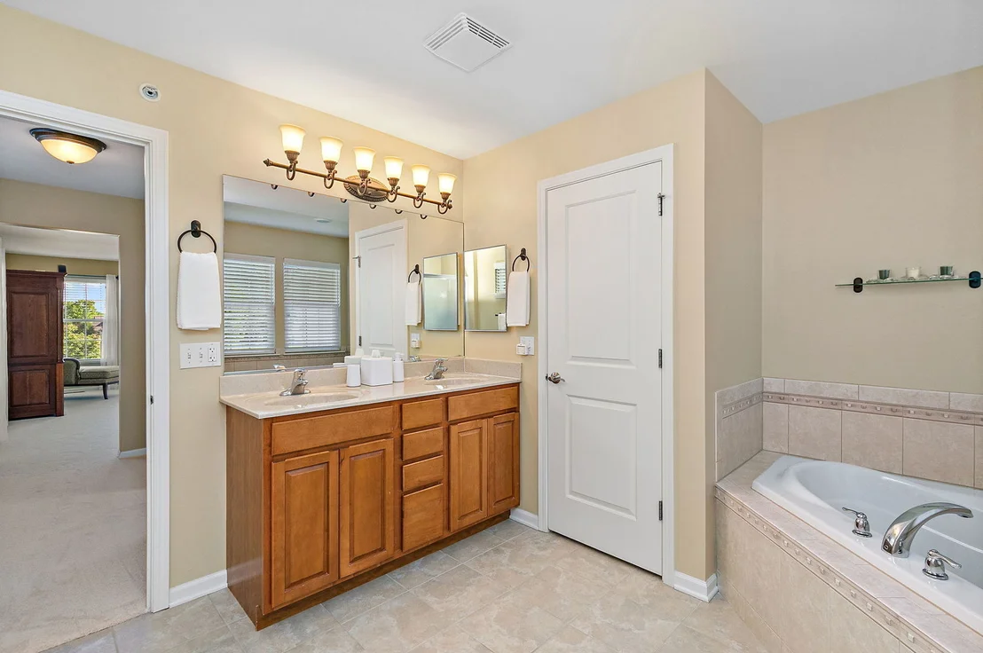 Photo of 2700 Oak Drive