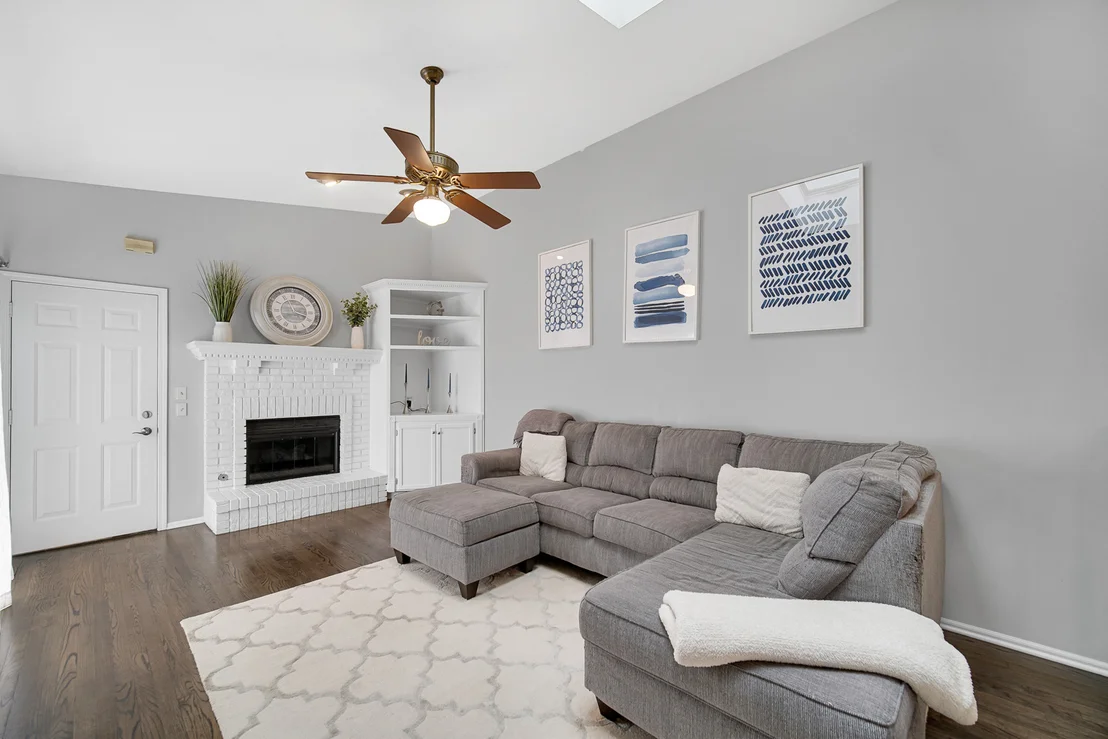 Photo of 9054 Forestview Road