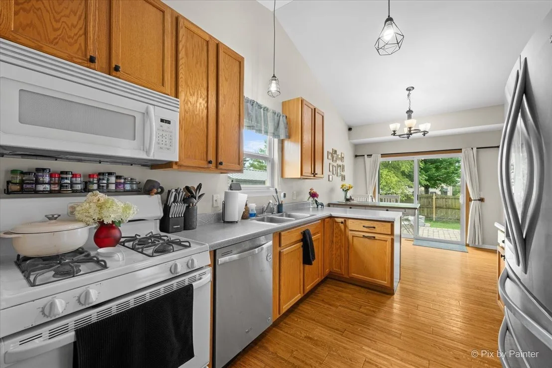 Photo of 752 Prairie Pond Circle