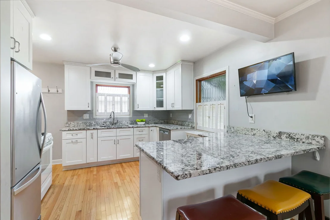 Photo of 4539 Clyde Avenue