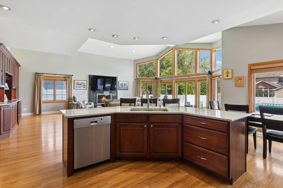 Photo of 2532 Illinois Road